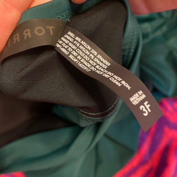 Dark green torrid swimsuit top - Picture 5 of 9